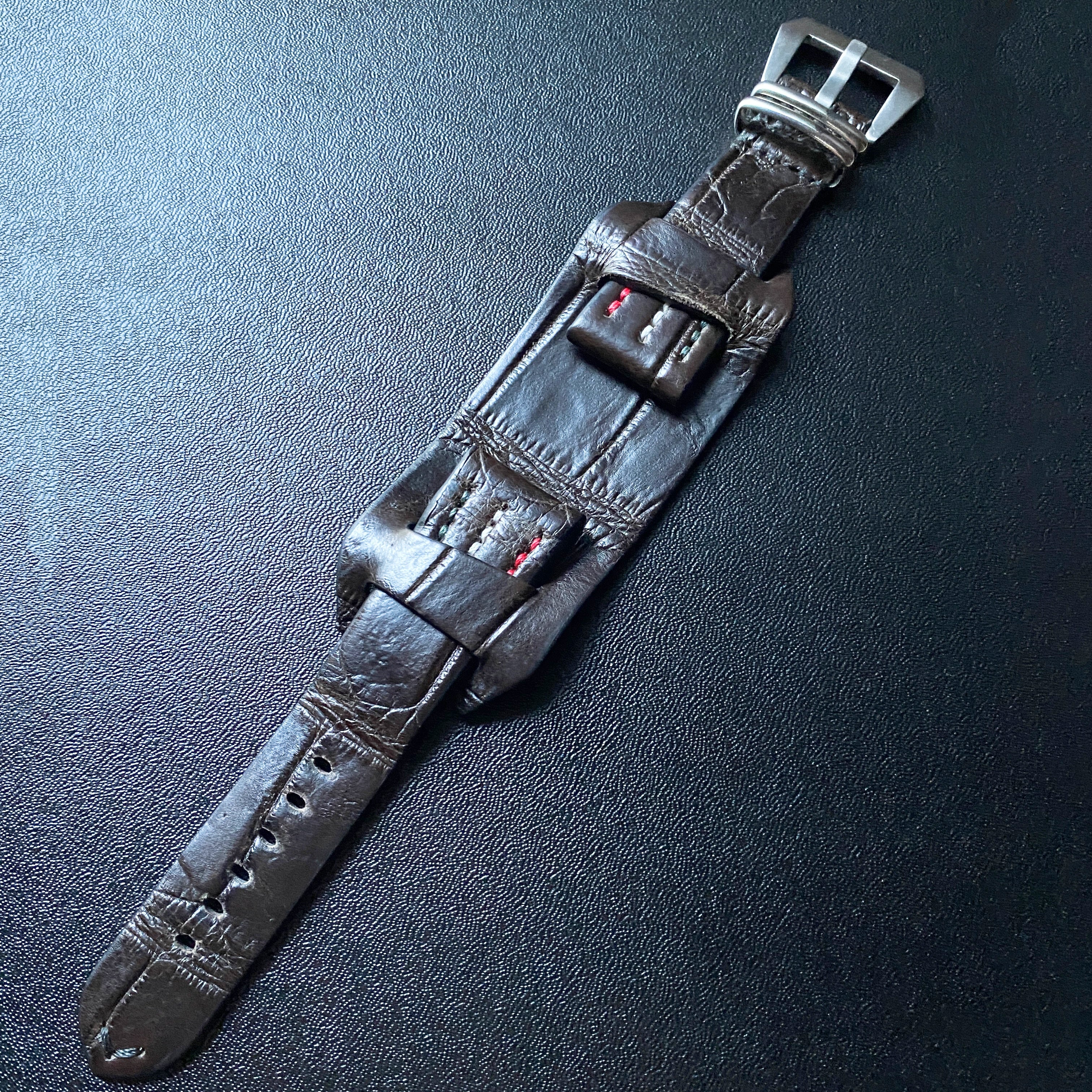 【カスタムストラップ 】ダークブラウン【クロコダイル】