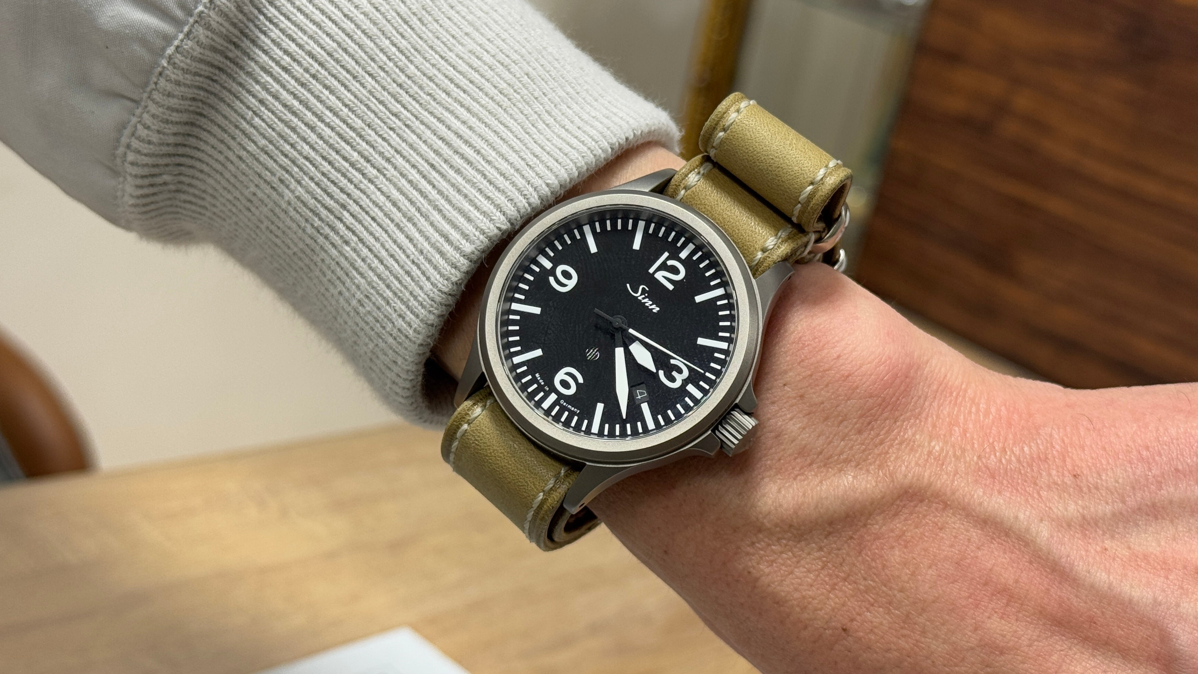 【製作事例】ジン 856 × グリーンカーキ マヤショルダー NATOスタイルストラップ｜手元にミリタリーの品格を - 松下庵