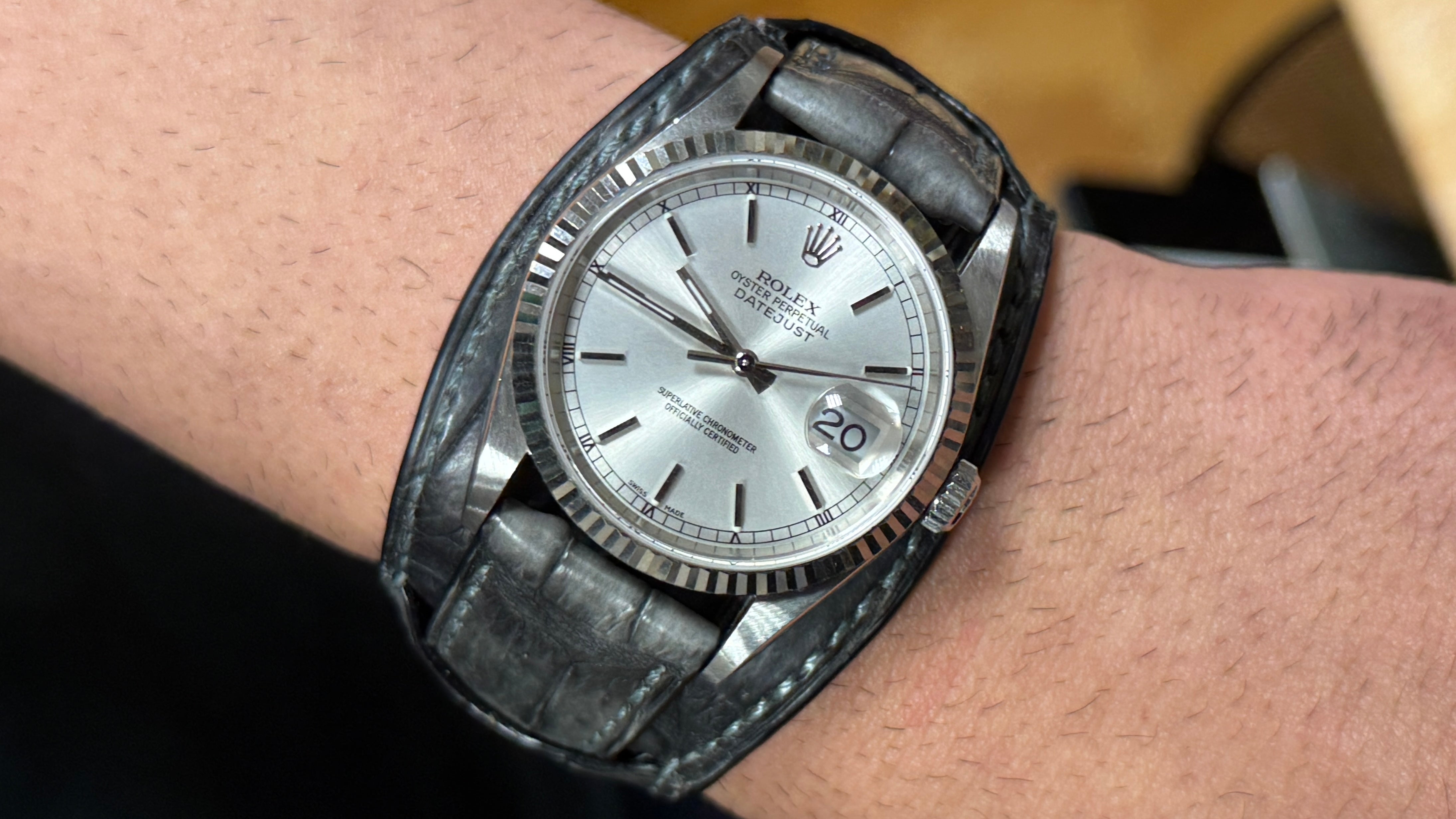 Rolex Datejust｜台座カスタム 墨染クロコダイル