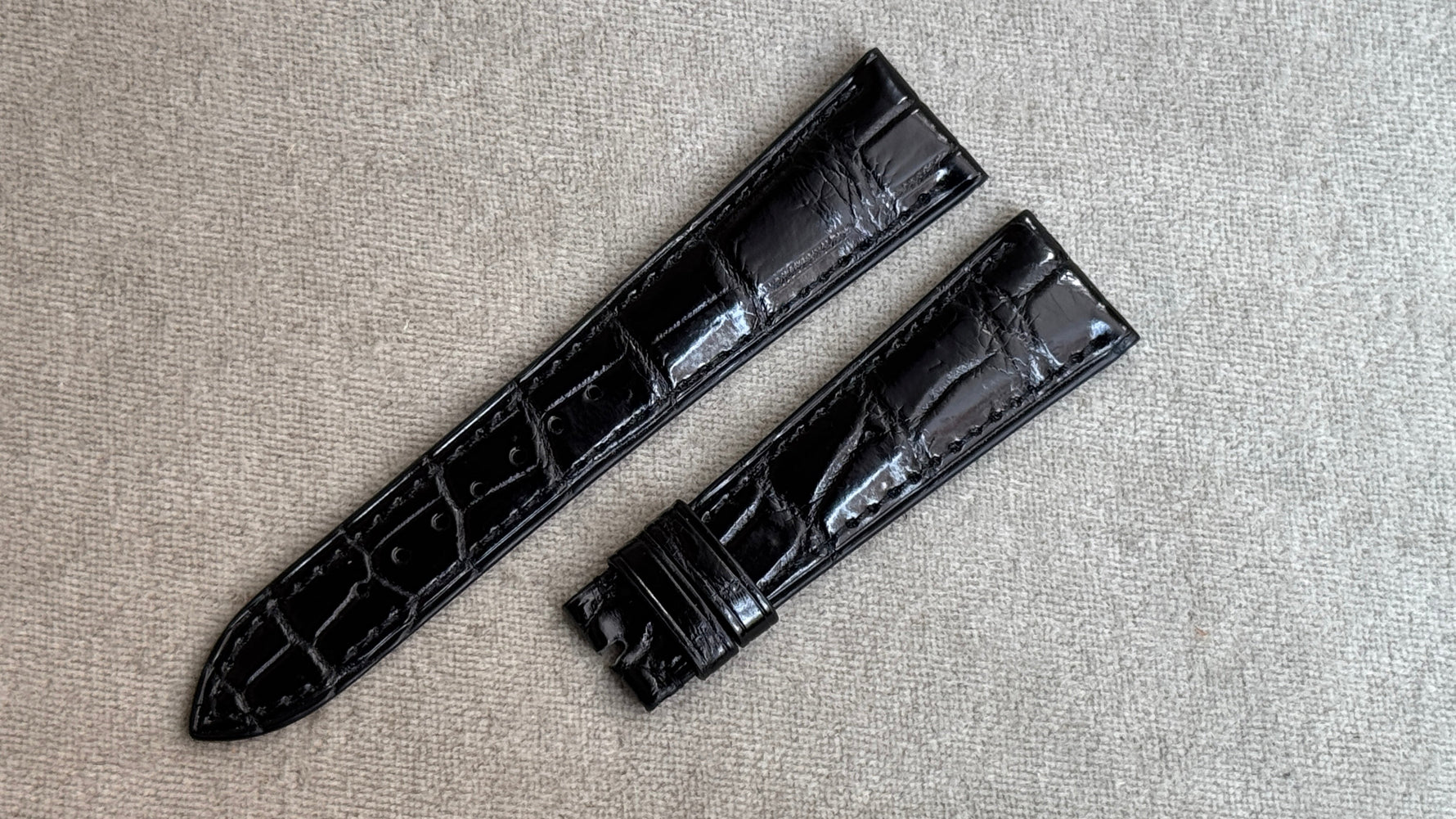 P社｜クロコダイル｜マットブラック