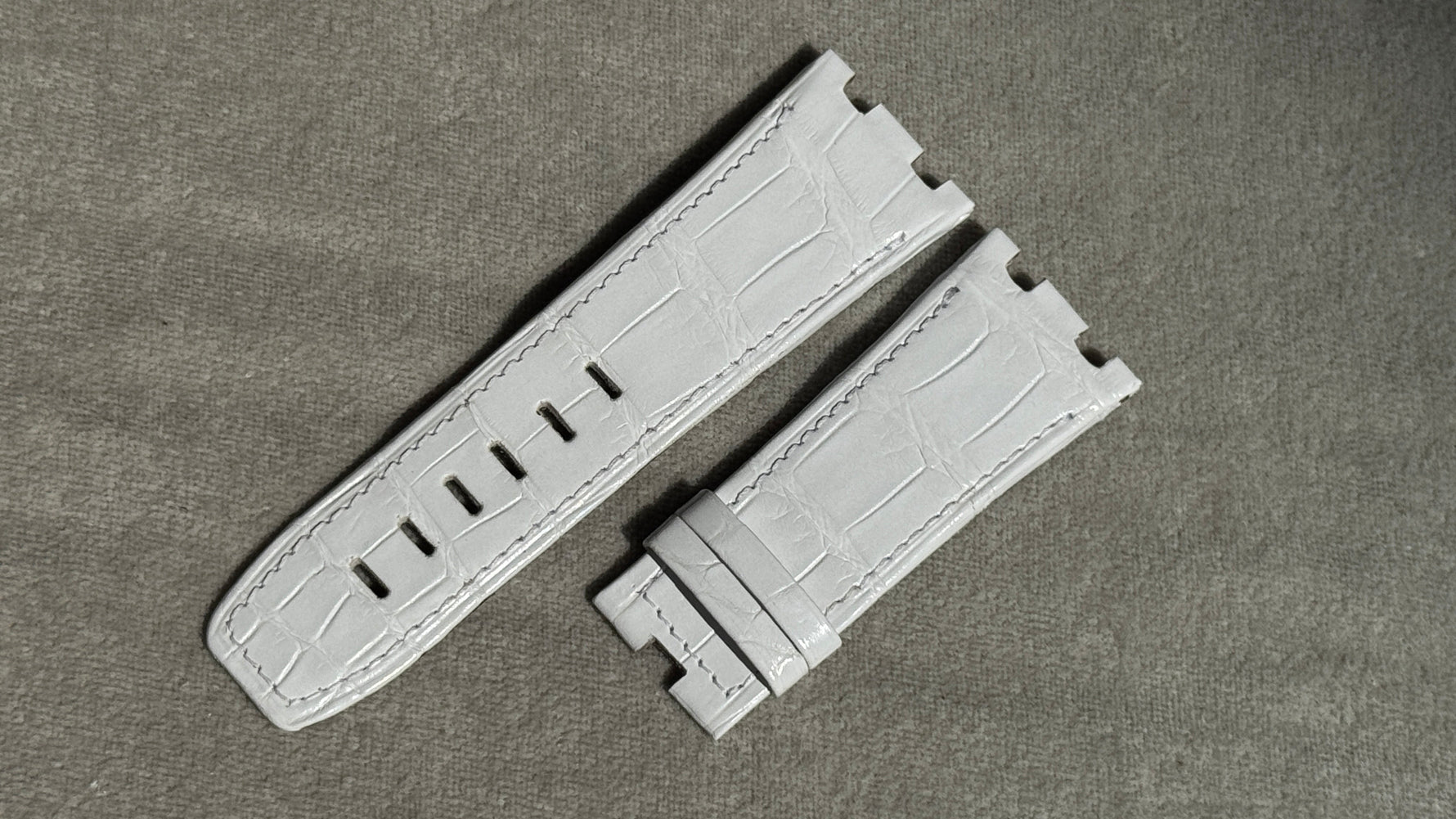 A社｜クロコダイル｜マットホワイト