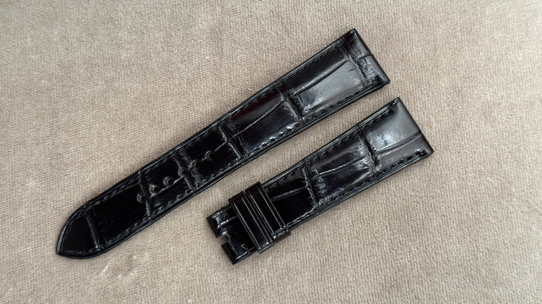 H社｜クロコダイル｜マットブラック