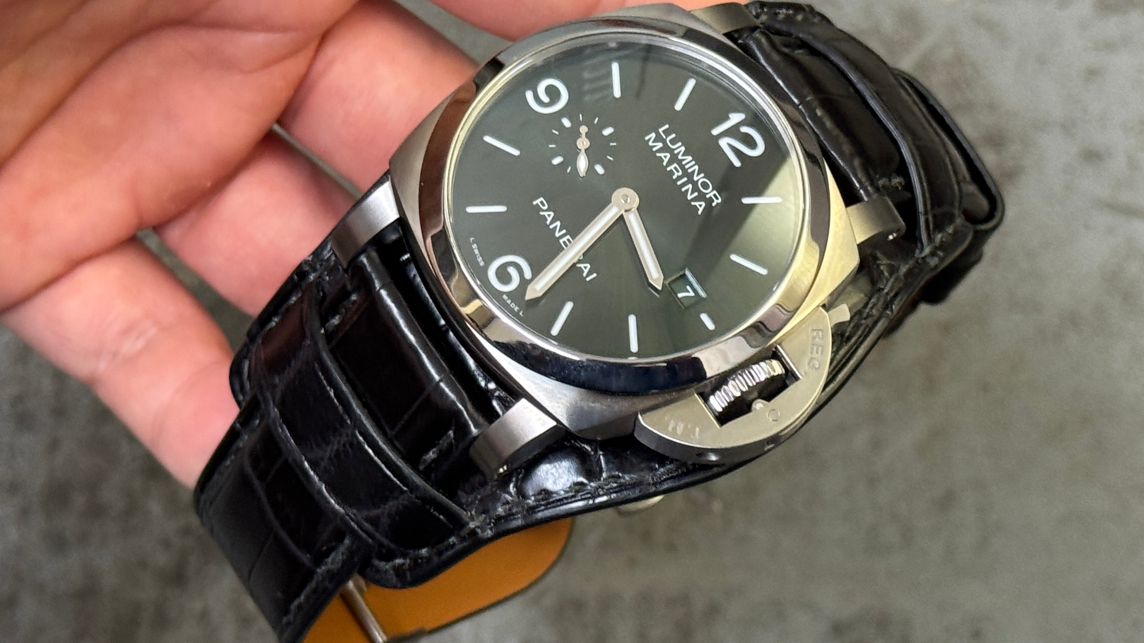 Panerai PAM03325｜マットクロコダイル ブラック 台座カスタム