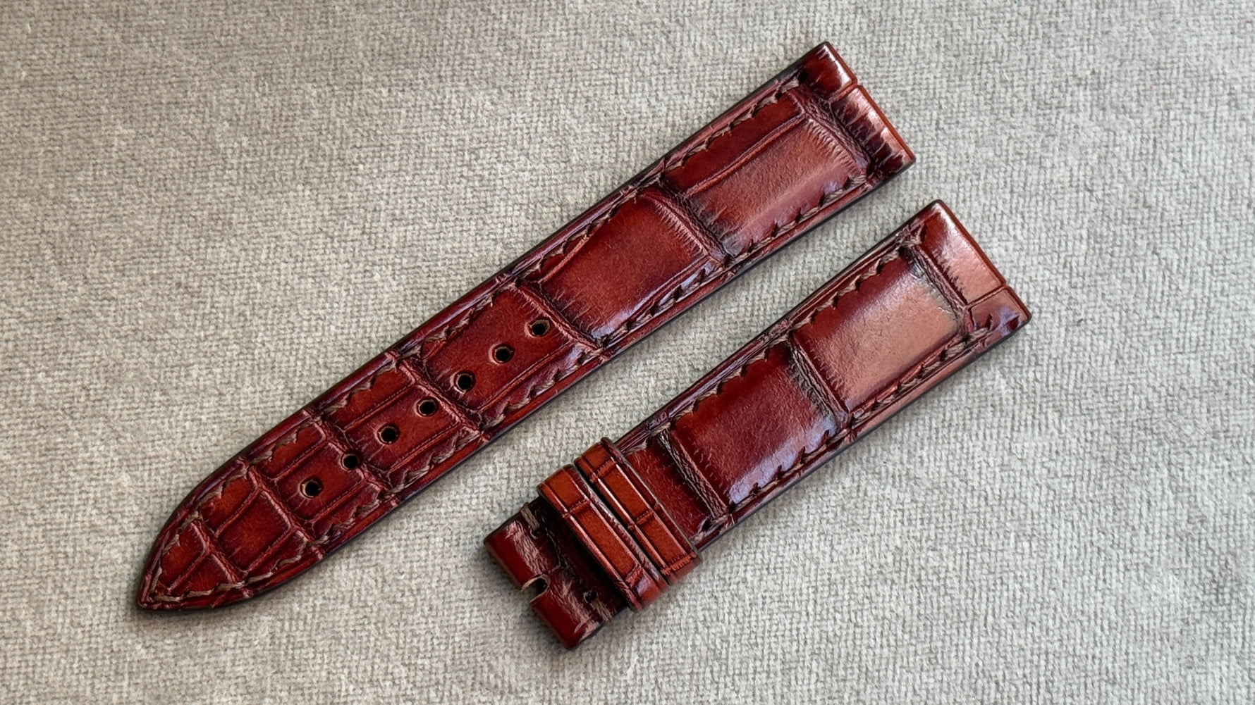 A社｜クロコダイル｜マットレッドブラウン