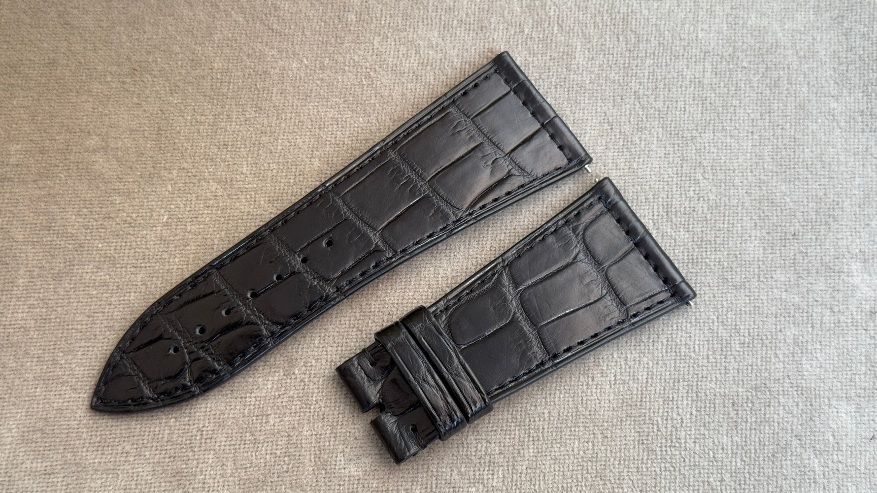 F社｜クロコダイル｜マットブラック