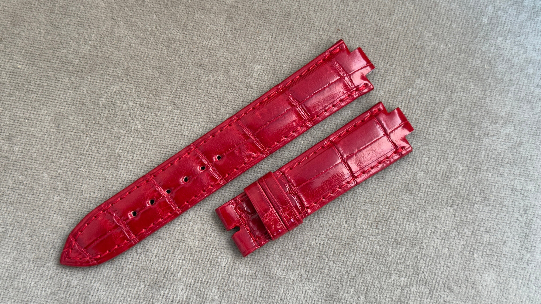 H社｜クロコダイル｜シャイニーレッド