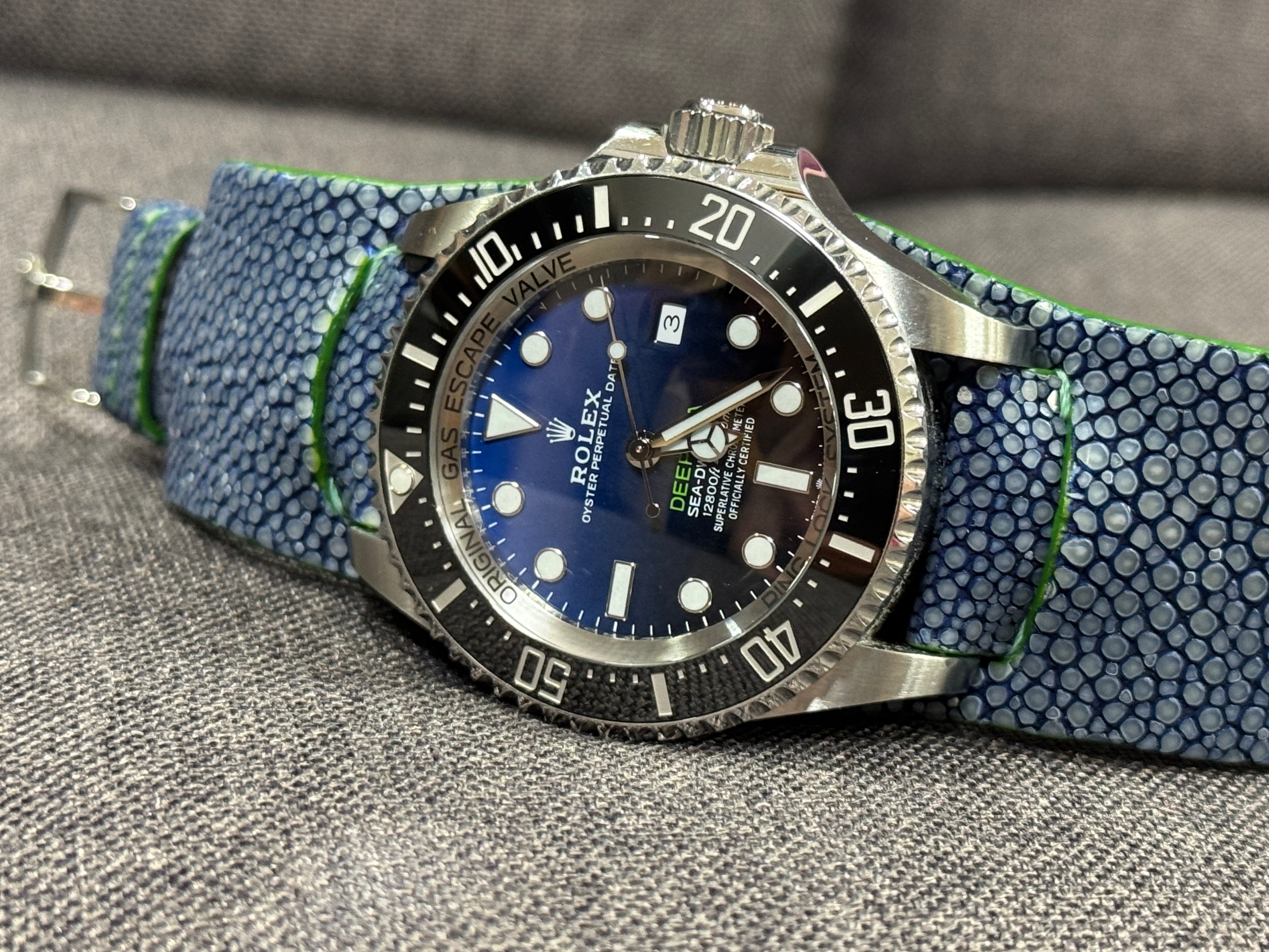 【製作事例】Rolex Deepsea × ガルーシャ・ネイビー 台座カスタム - 松下庵