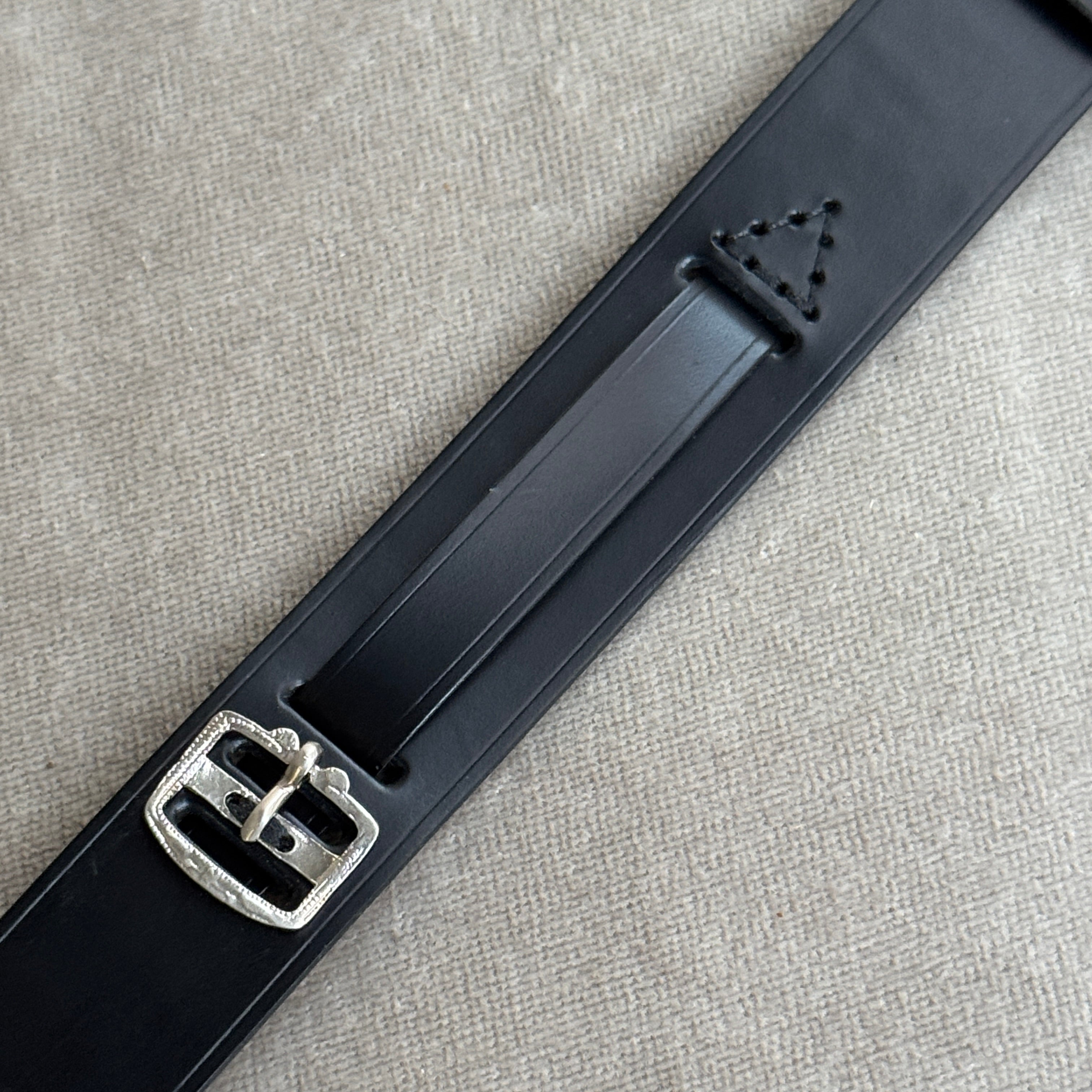 松下庵 レザーストラップ 26mm ナチュラル ステッチ仕上げ　パネライ 松下庵】パネライ ストラップ 2024【革ベルト】 - YouTube